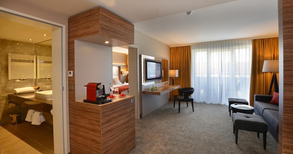 Best Western Plus Delta Park Hotel Mannheim Ngoại thất bức ảnh